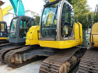 Kobelco SK235SR excavadora