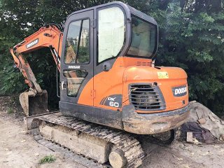 Doosan DX60 excavadora