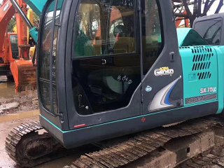 Kobelco SK75-8 excavadora