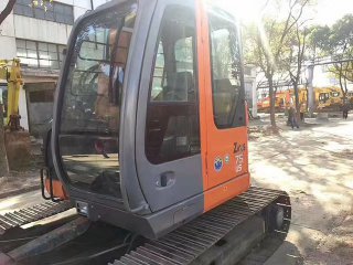 Hitachi ZX75 excavadora