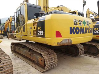 Komatsu PC215-8N1 excavadora