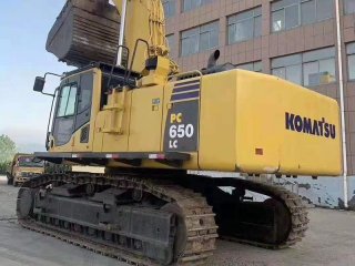 Komatsu PC650-8 excavadora