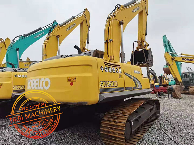 Kobelco SK250D excavadora