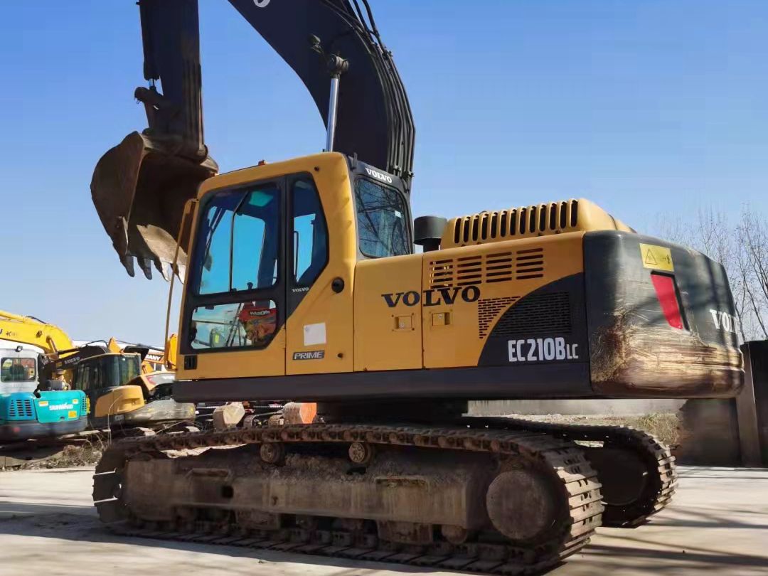 Volvo EC210BLC excavadora