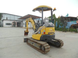 Komatsu PC30MR-3 excavadora