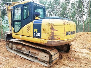 Komatsu PC130-7 excavadora