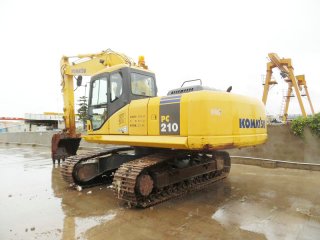 Komatsu PC210-7 excavadora