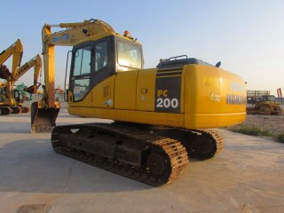 Komatsu PC200-7 excavadora