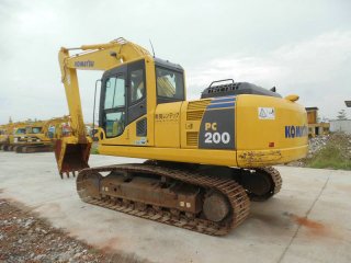 Komatsu PC200-8 excavadora