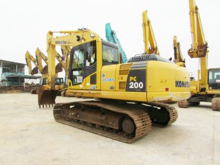 Komatsu PC200-8N1 excavadora