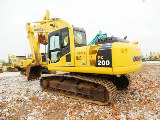 Komatsu PC200-8N1 excavadora