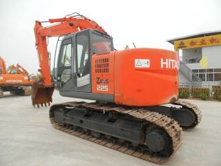 Hitachi ZX225US excavadora