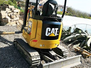 CAT 301.7CR excavadora