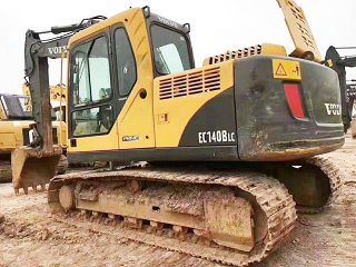 Volvo 140B excavadora