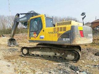 Volvo 200B excavadora