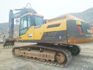 Volvo 250D excavadora