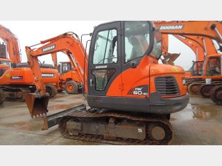 Doosan DX60 excavadora