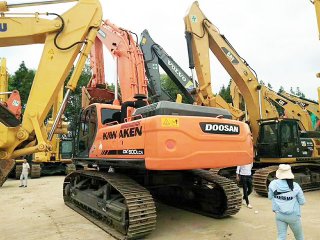 Doosan DX500 excavadora