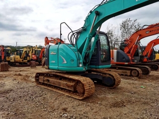 Kobelco SK135SR excavadora