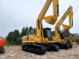 Komatsu PC220-8 excavator