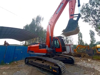 DOOSAN DX300 Excavadora