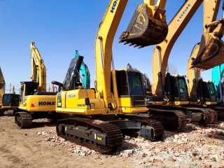 Komatsu PC200-8 excavadora