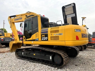 Komatsu PC220-8 excavator