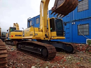 Komatsu PC240-8 excavadora