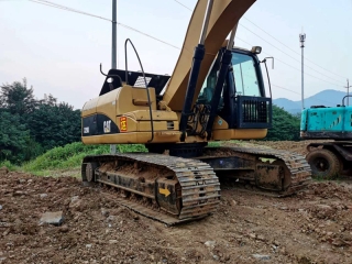 Caterpillar CAT320D Excavadora