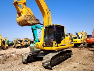 Komatsu PC200-8 excavadora