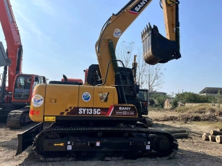 Sany SY135C  Excavadora