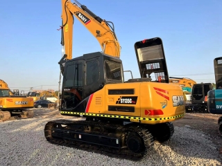 SANY SY135C Excavadora