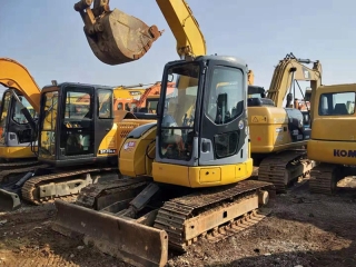 Komatsu PC78US Excavadora