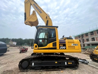 Komatsu PC200-8N1 Excavadora