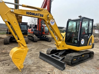 Komatsu PC56 Excavadora